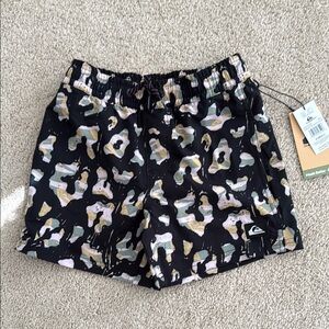 Quiksilver NWT Boys XS Swim Trunks
